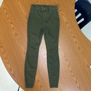 Time and Tru Green Pull-On Skinny Jeans 🌿 Flattering & Comfy!